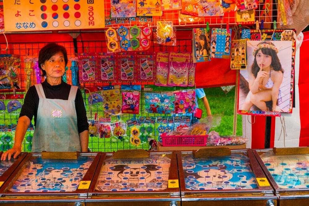 Street photo by Olivier Duong, Osaka